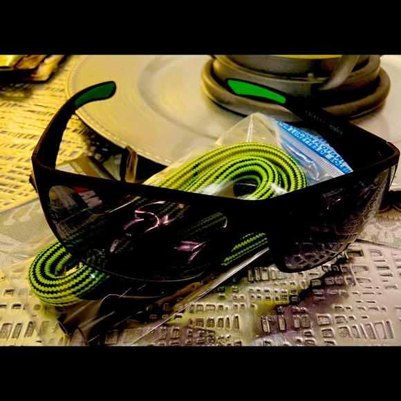 IRONMAN SUNGLASSES - Picture 2 of 5